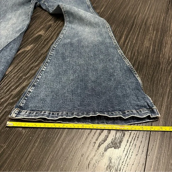 Wrangler Retro High Rise Flare Blue Jeans, Size 27 - Picture 3 of 12